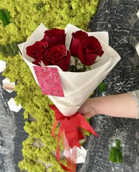 Букет из 5 красных роз